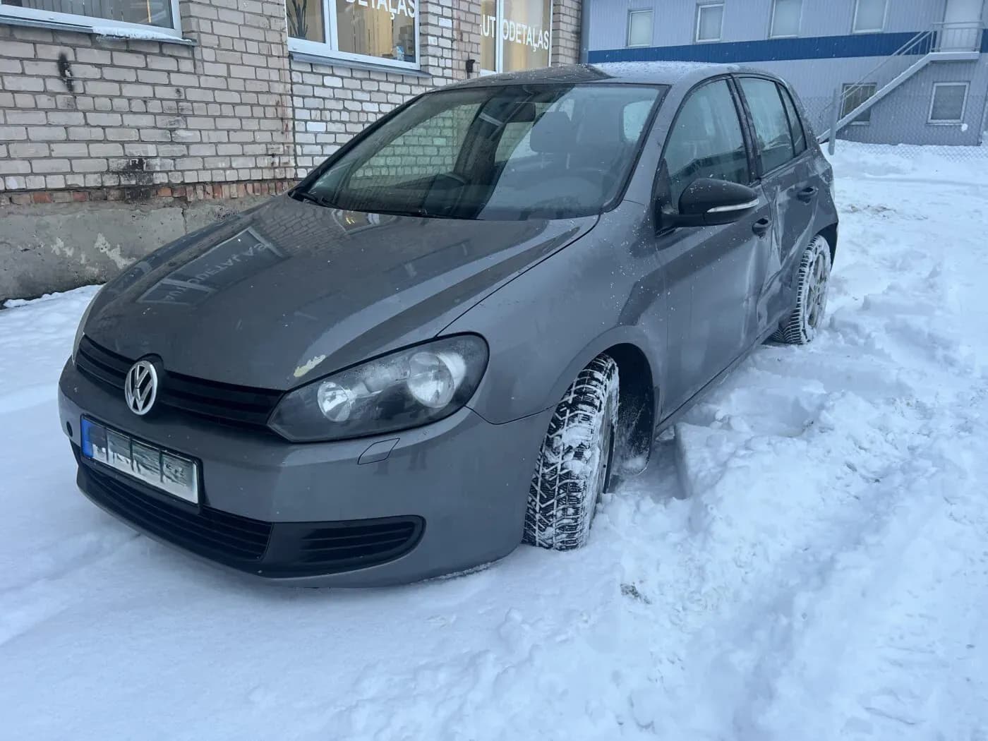 Foto van de gedemonteerde auto 2