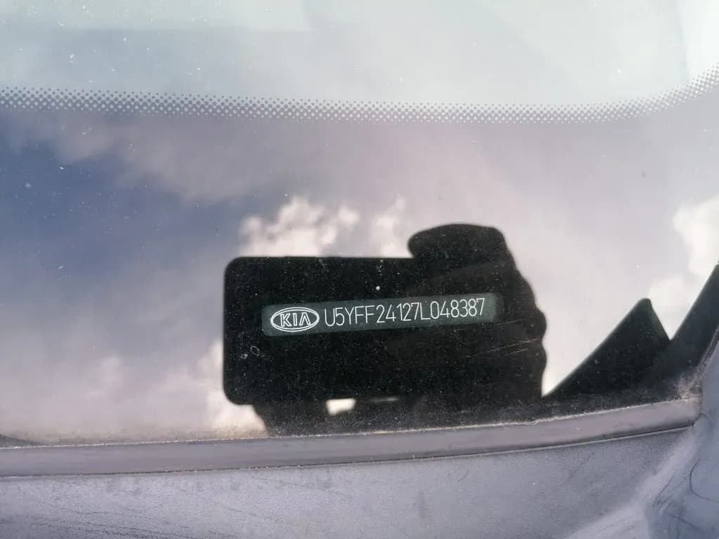Foto van de gedemonteerde auto 4