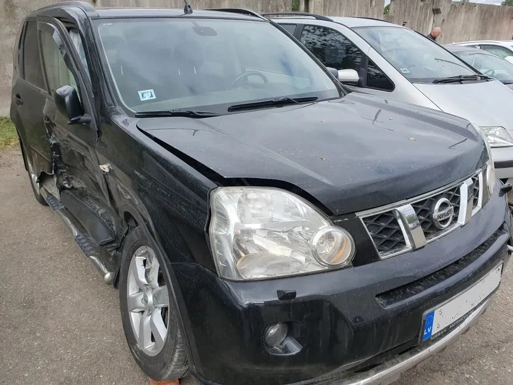 Foto van de gedemonteerde auto 2