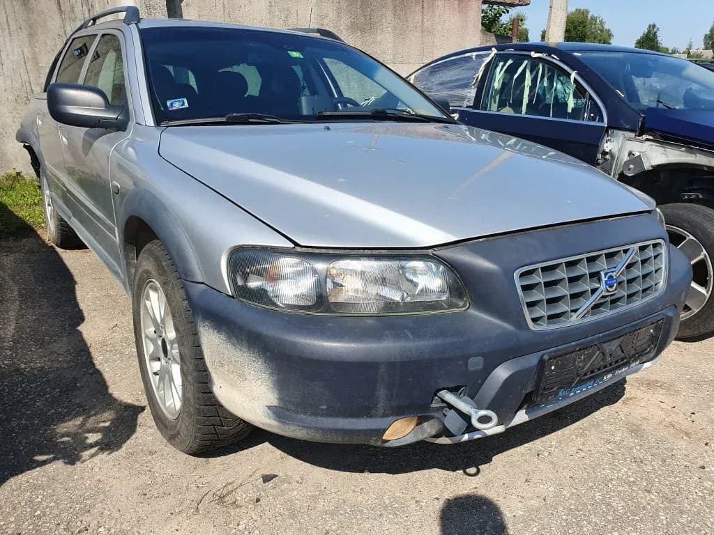 Foto van de gedemonteerde auto 1