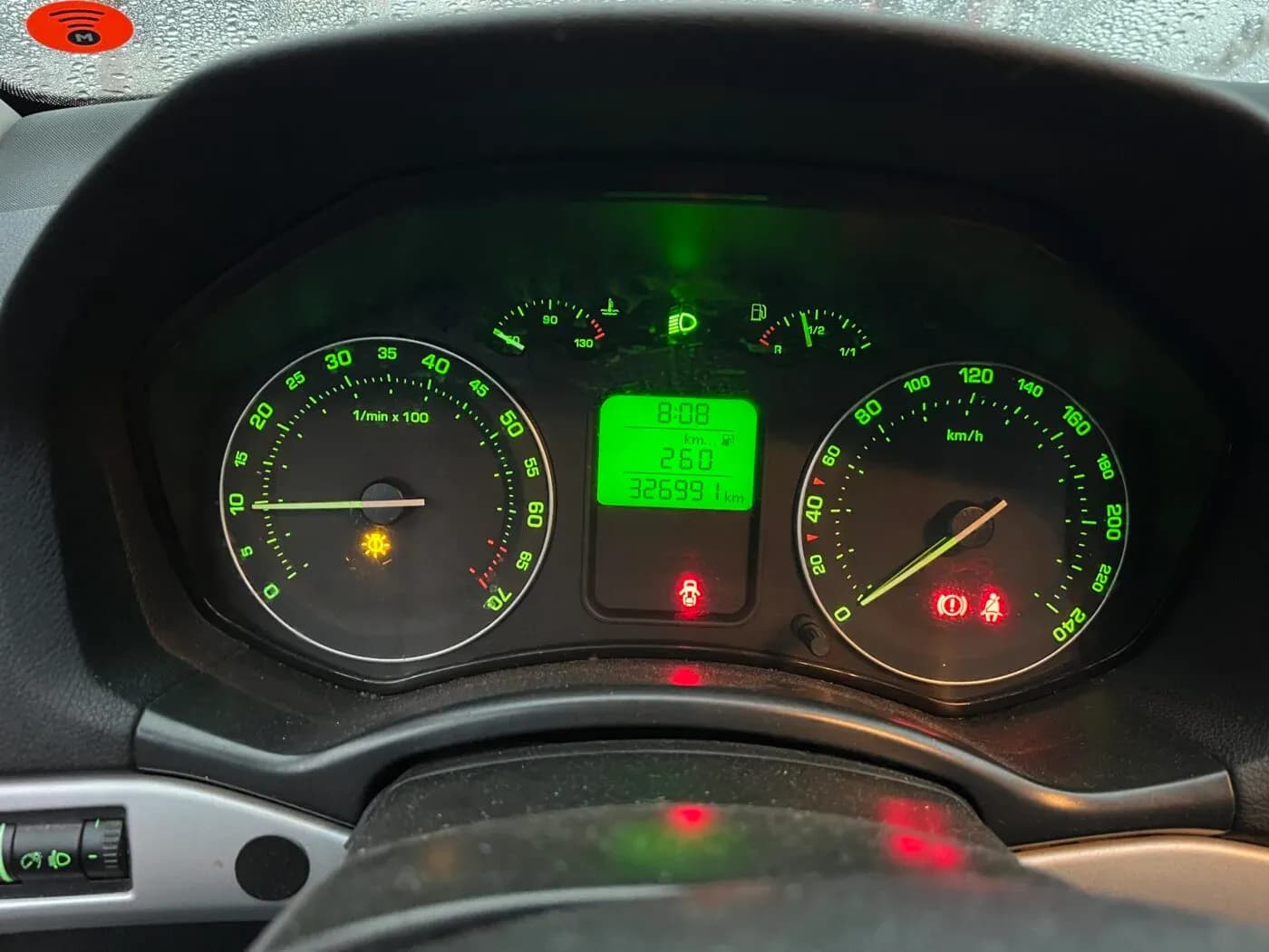 Foto van de gedemonteerde auto 1