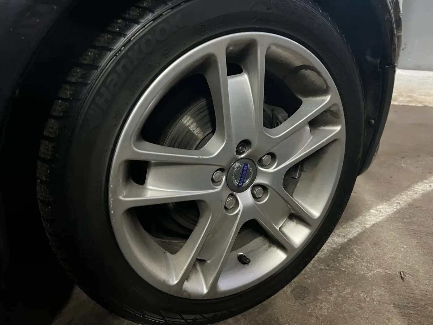 Foto van de gedemonteerde auto 3