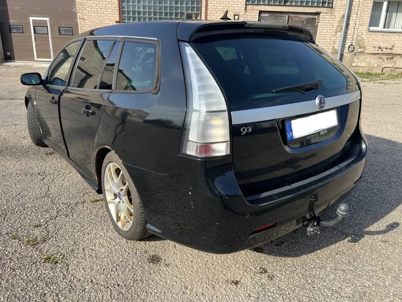 Foto van de gedemonteerde auto 5