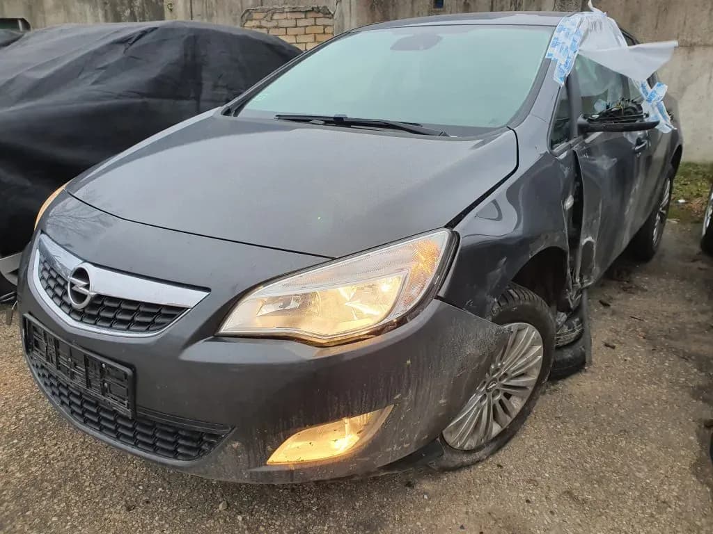 Foto van de gedemonteerde auto 2