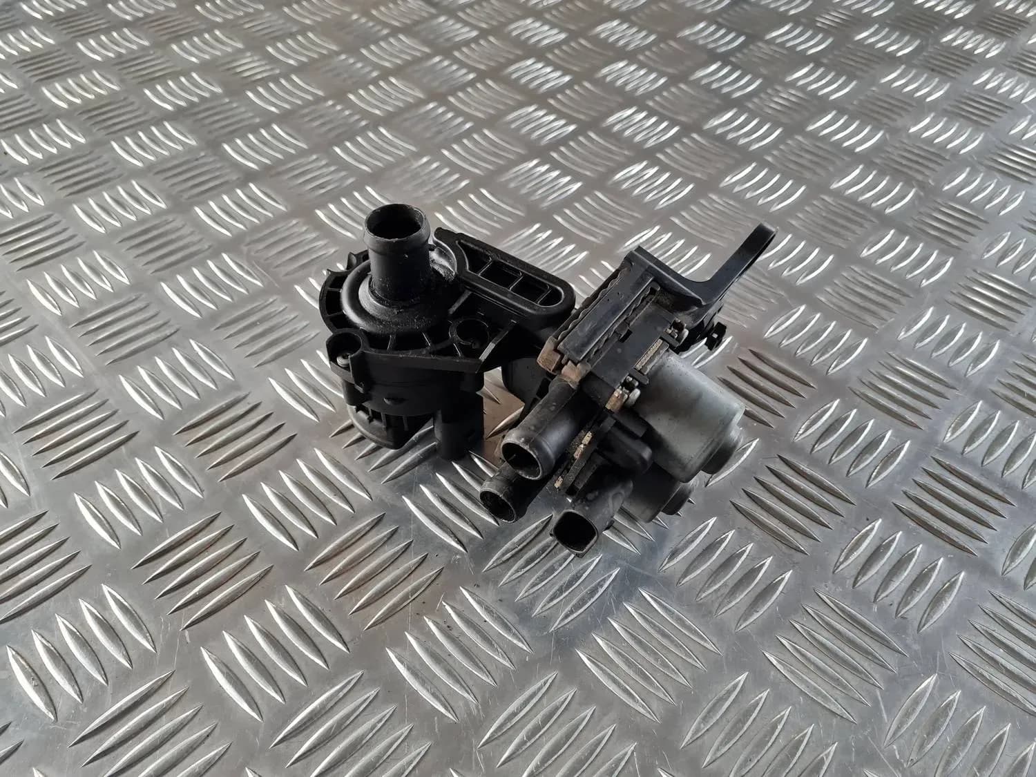 Radiatorklep AUDI A6 2008 - foto 5