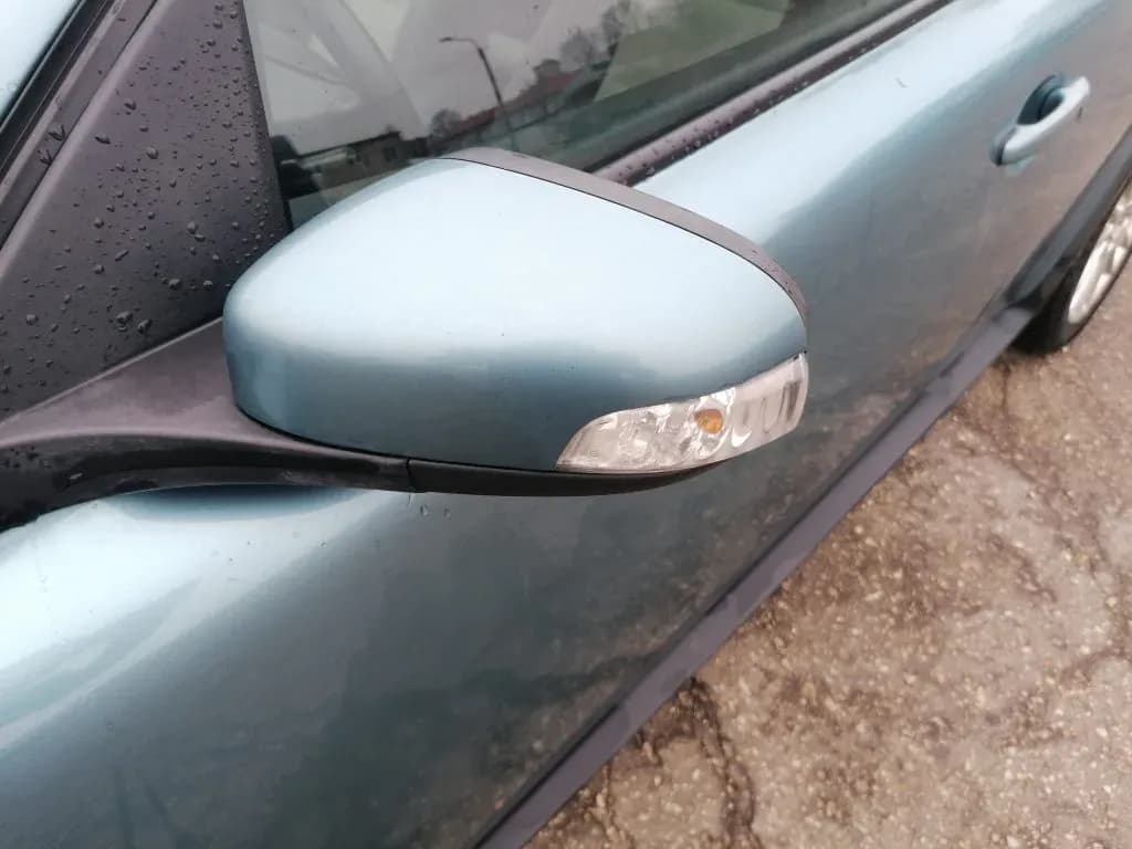 Foto van de gedemonteerde auto 5