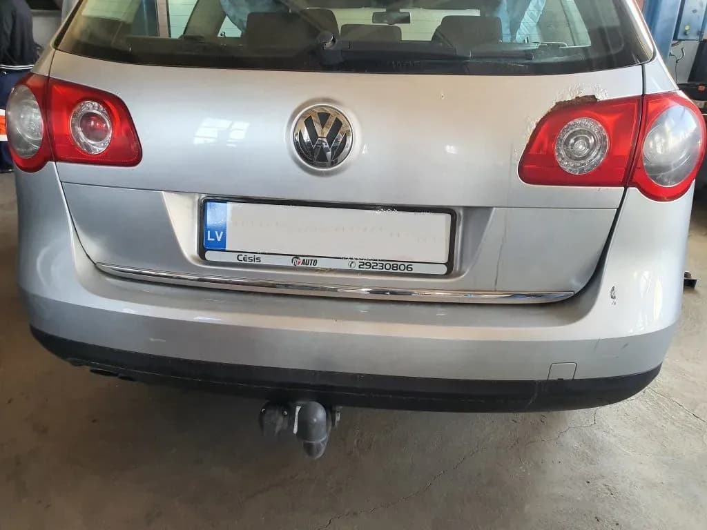 Foto van de gedemonteerde auto 5