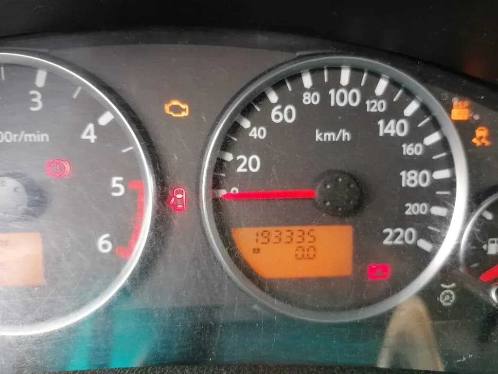 Foto van de gedemonteerde auto 5