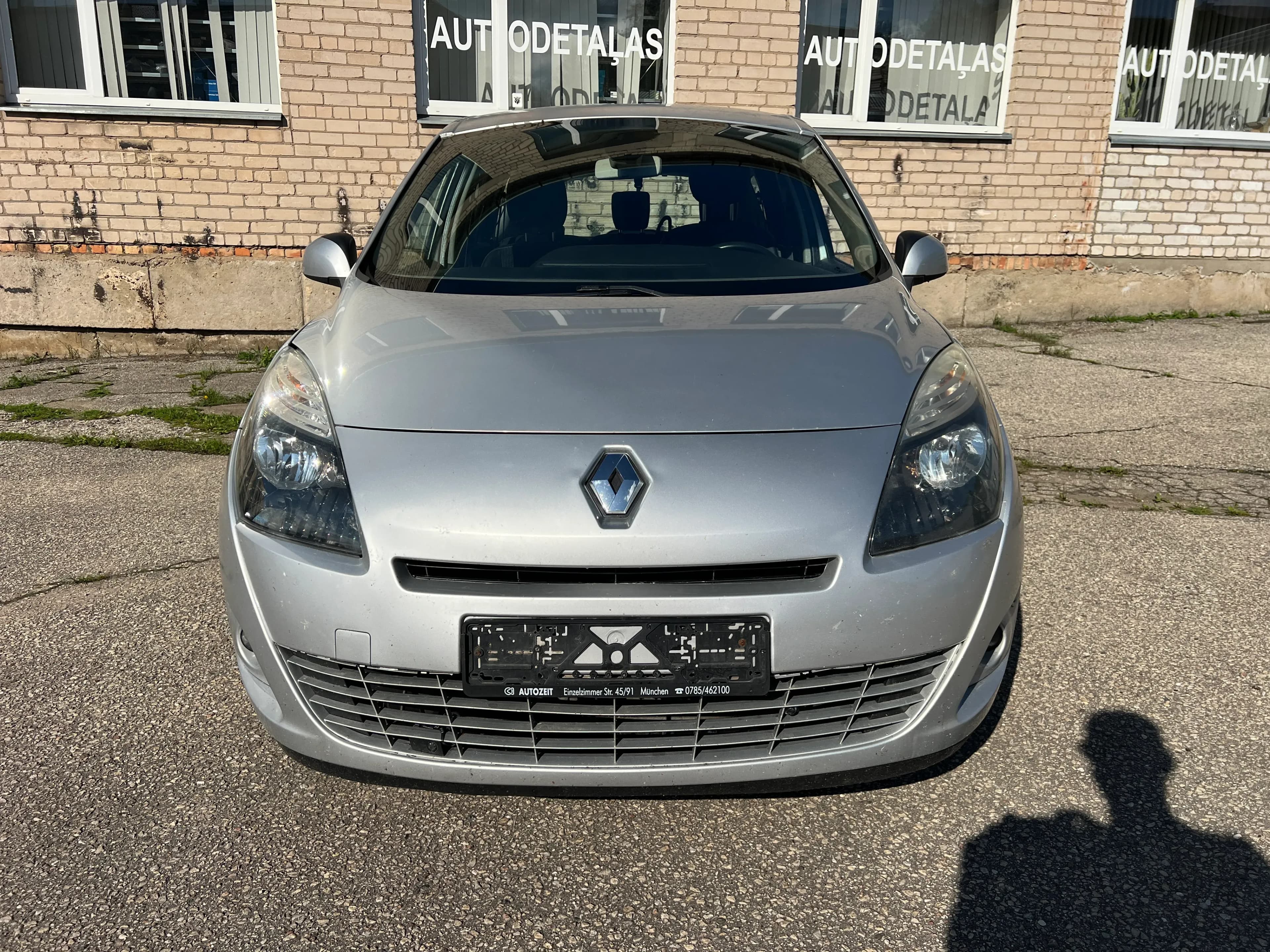 Foto van de gedemonteerde auto 3