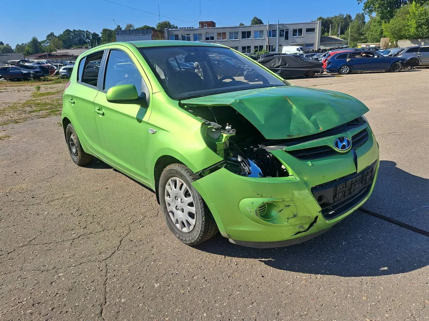 Foto van de gedemonteerde auto 1