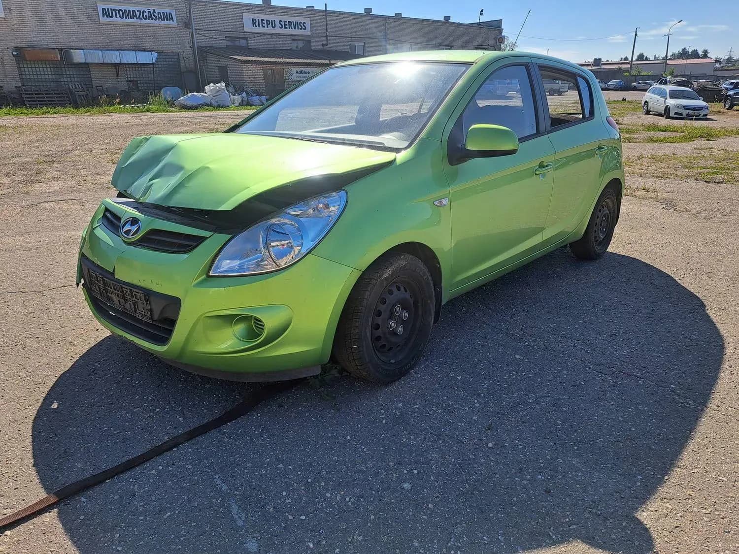 Foto van de gedemonteerde auto 3