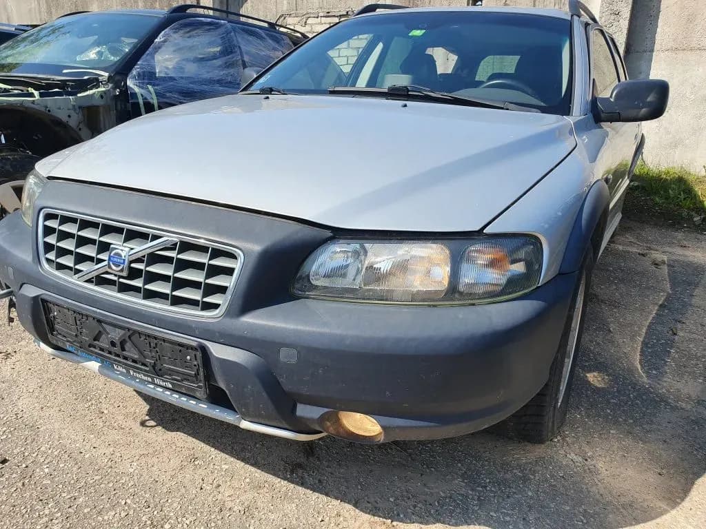Foto van de gedemonteerde auto 2