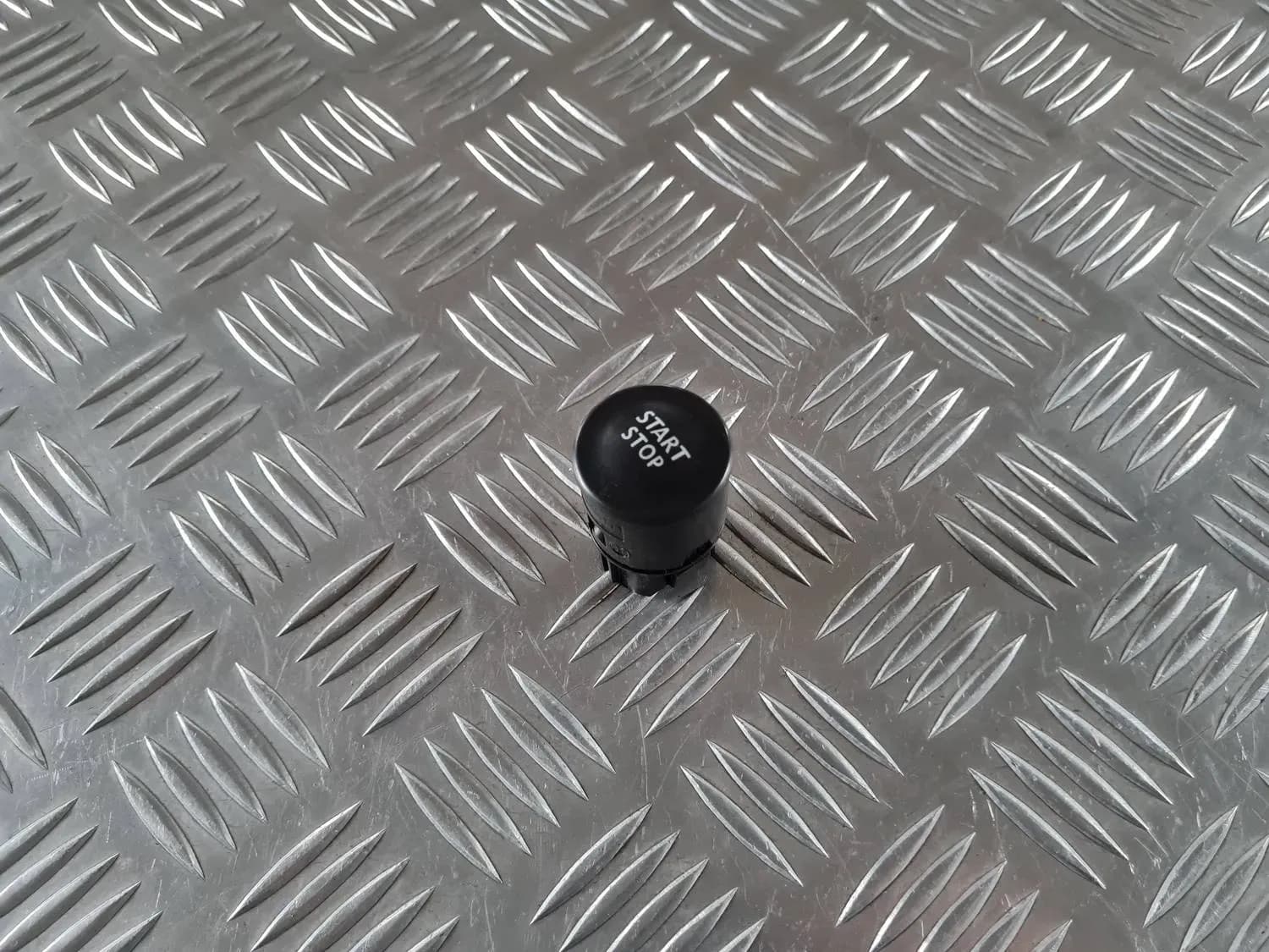 Start/Stop-knop motor RENAULT SCENIC III 2011 - foto 1