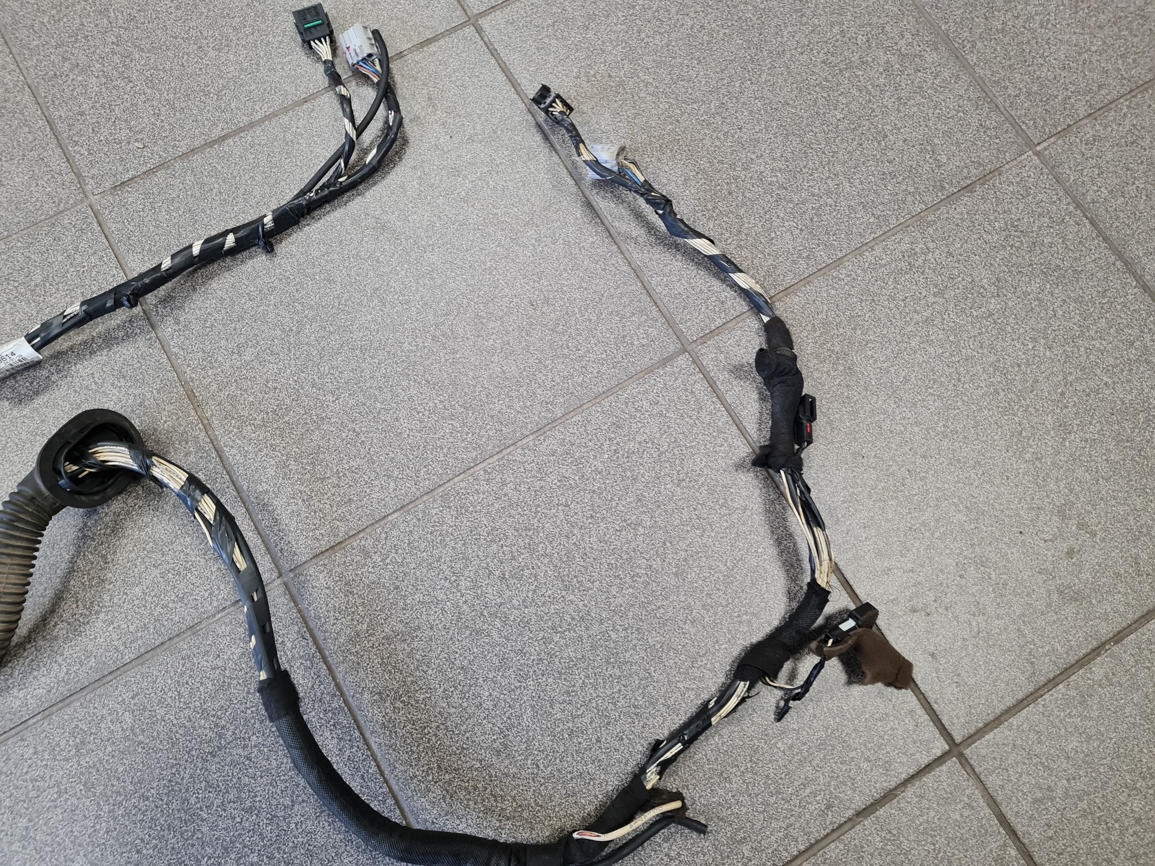 Bedrading kofferdeksel OPEL INSIGNIA SPORTS TOURER 2010 (C) - foto 2