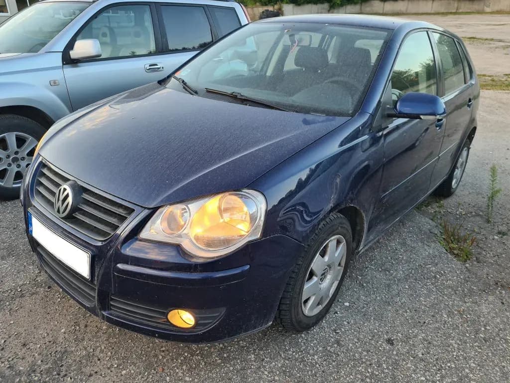 Foto van de gedemonteerde auto 1