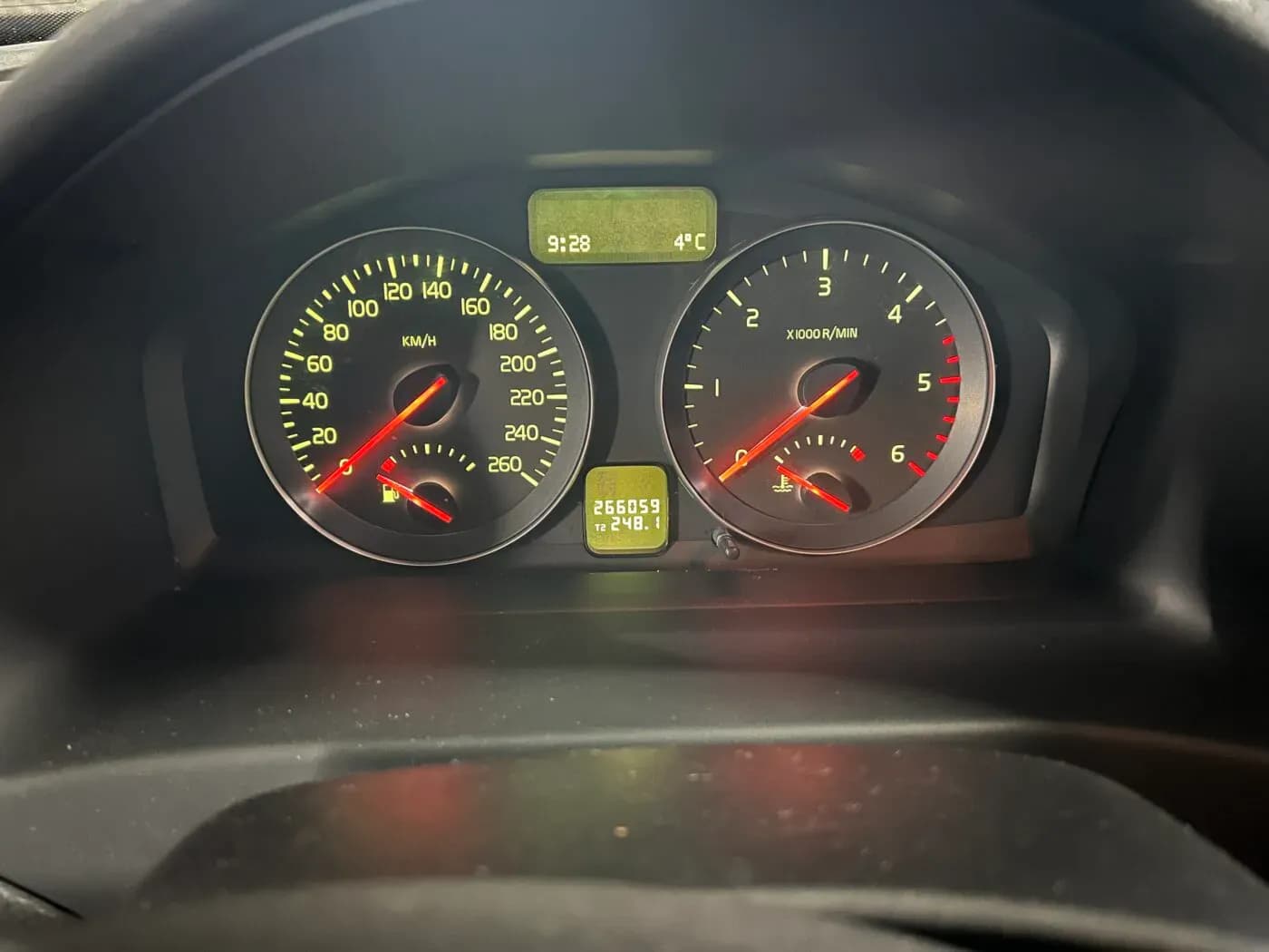 Foto van de gedemonteerde auto 1