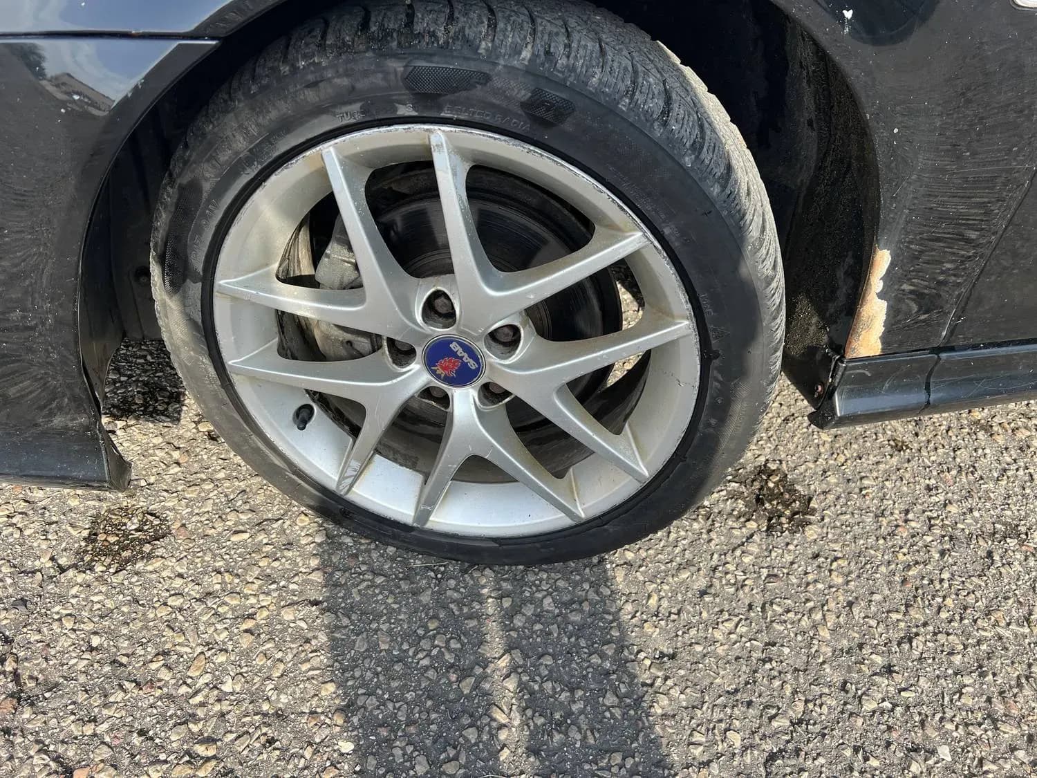 Foto van de gedemonteerde auto 4