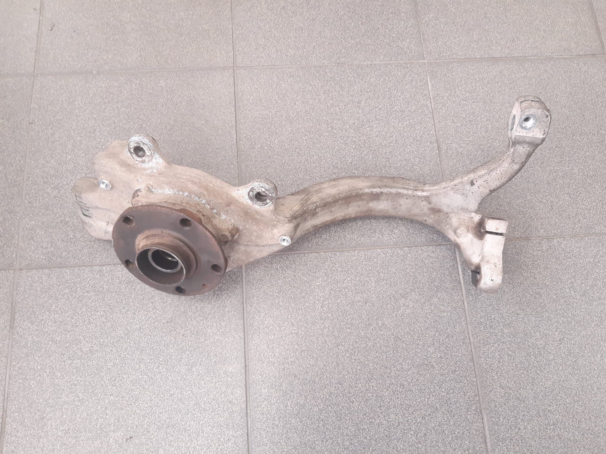 Fusee voor rechts AUDI A6 2008 - foto 2