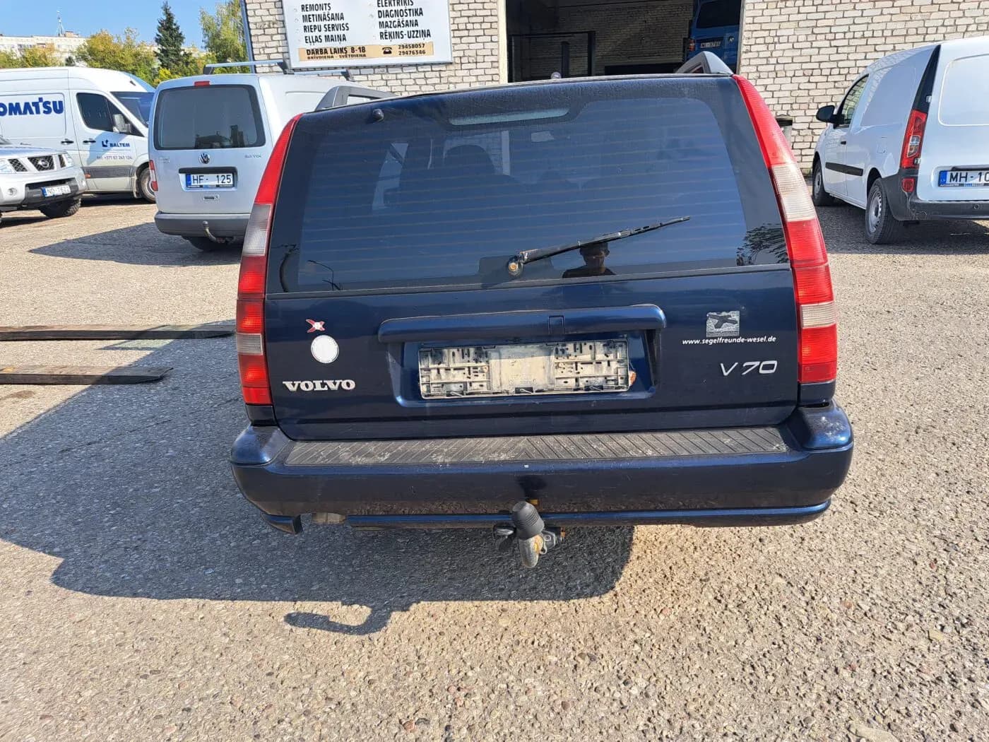 Foto van de gedemonteerde auto 3