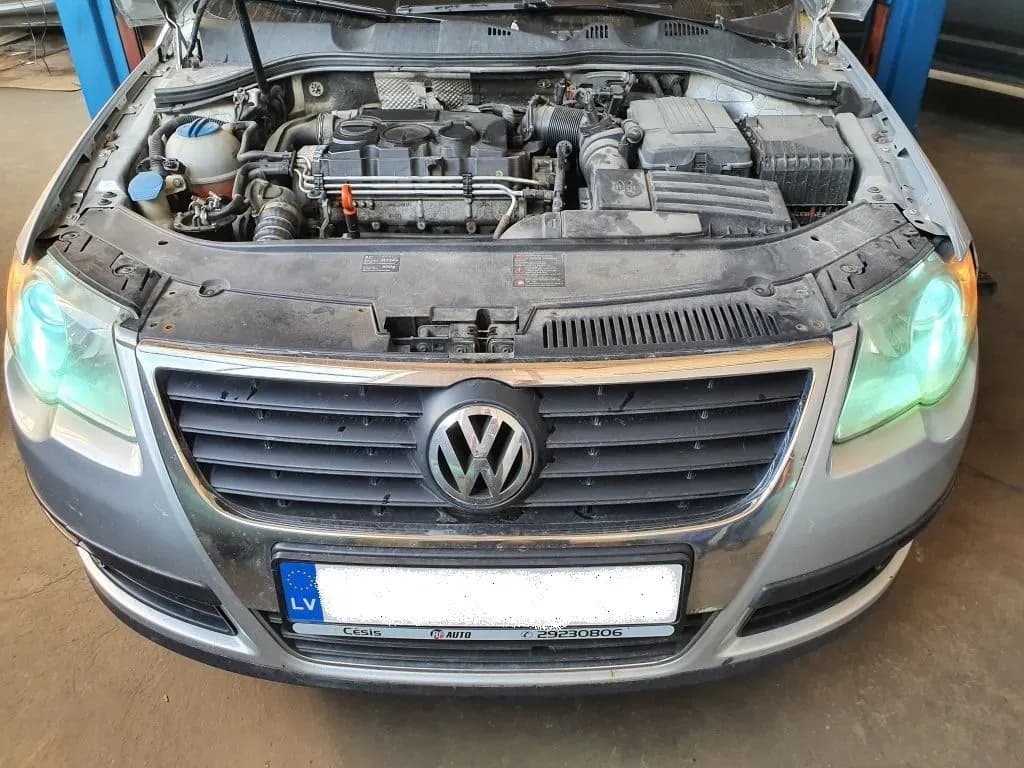 Foto van de gedemonteerde auto 3