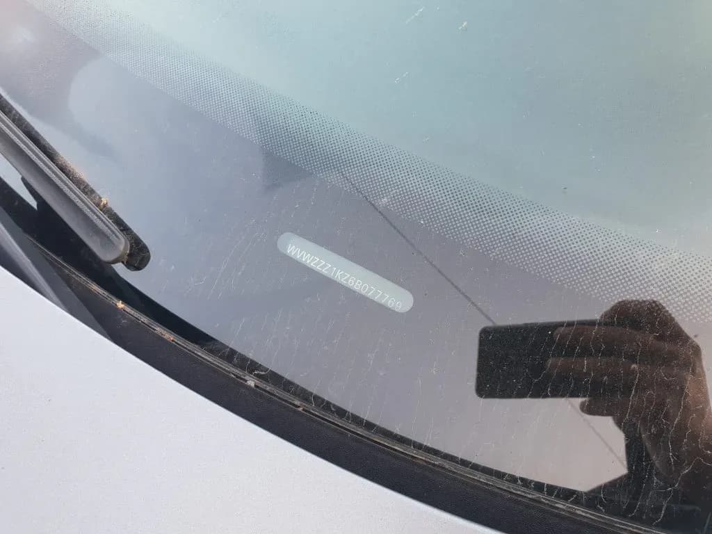 Foto van de gedemonteerde auto 5