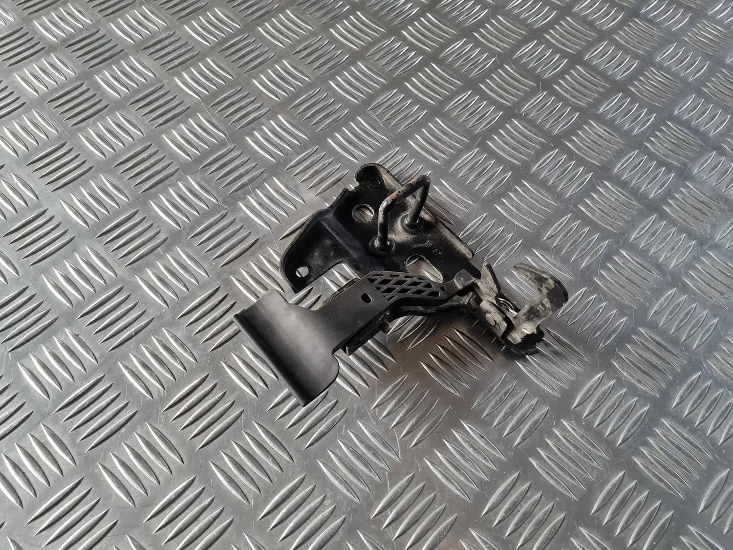 Motorkapontgrendelhendel AUDI A6 2008 - foto 3