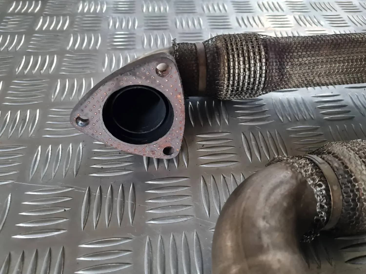 Uitlaatpijp van de turbo AUDI A6 2008 - foto 2