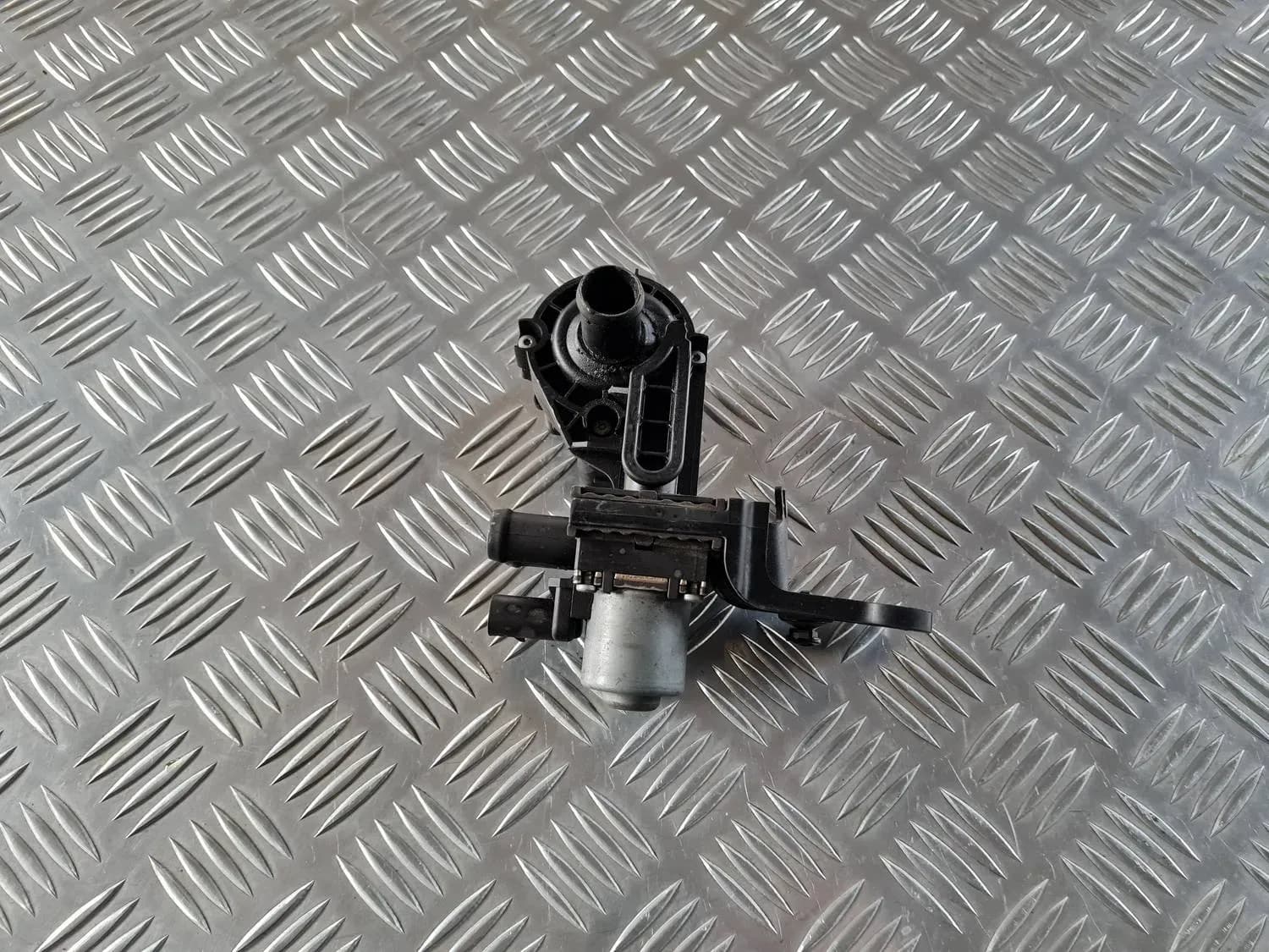 Radiatorklep AUDI A6 2008 - foto 4