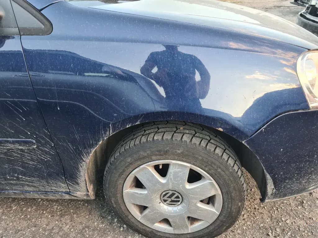 Foto van de gedemonteerde auto 5