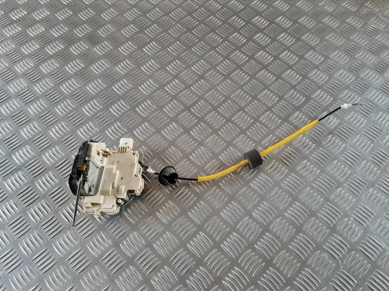 Achterdeur slot links AUDI A6 2008 - foto 1
