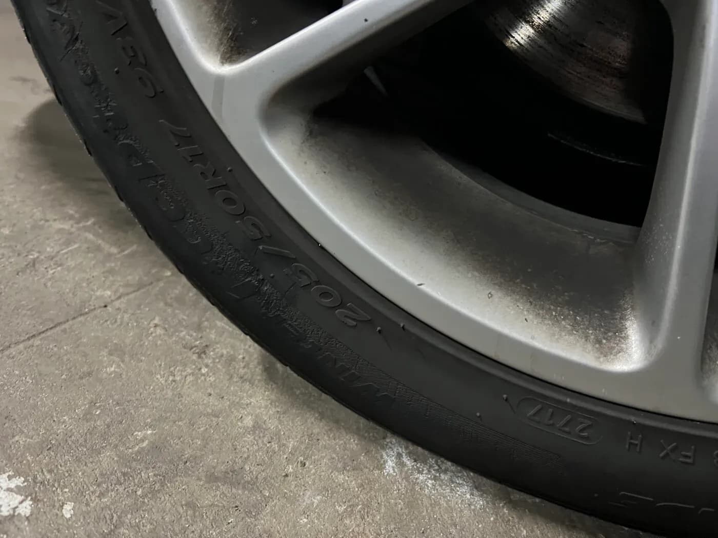 Foto van de gedemonteerde auto 2