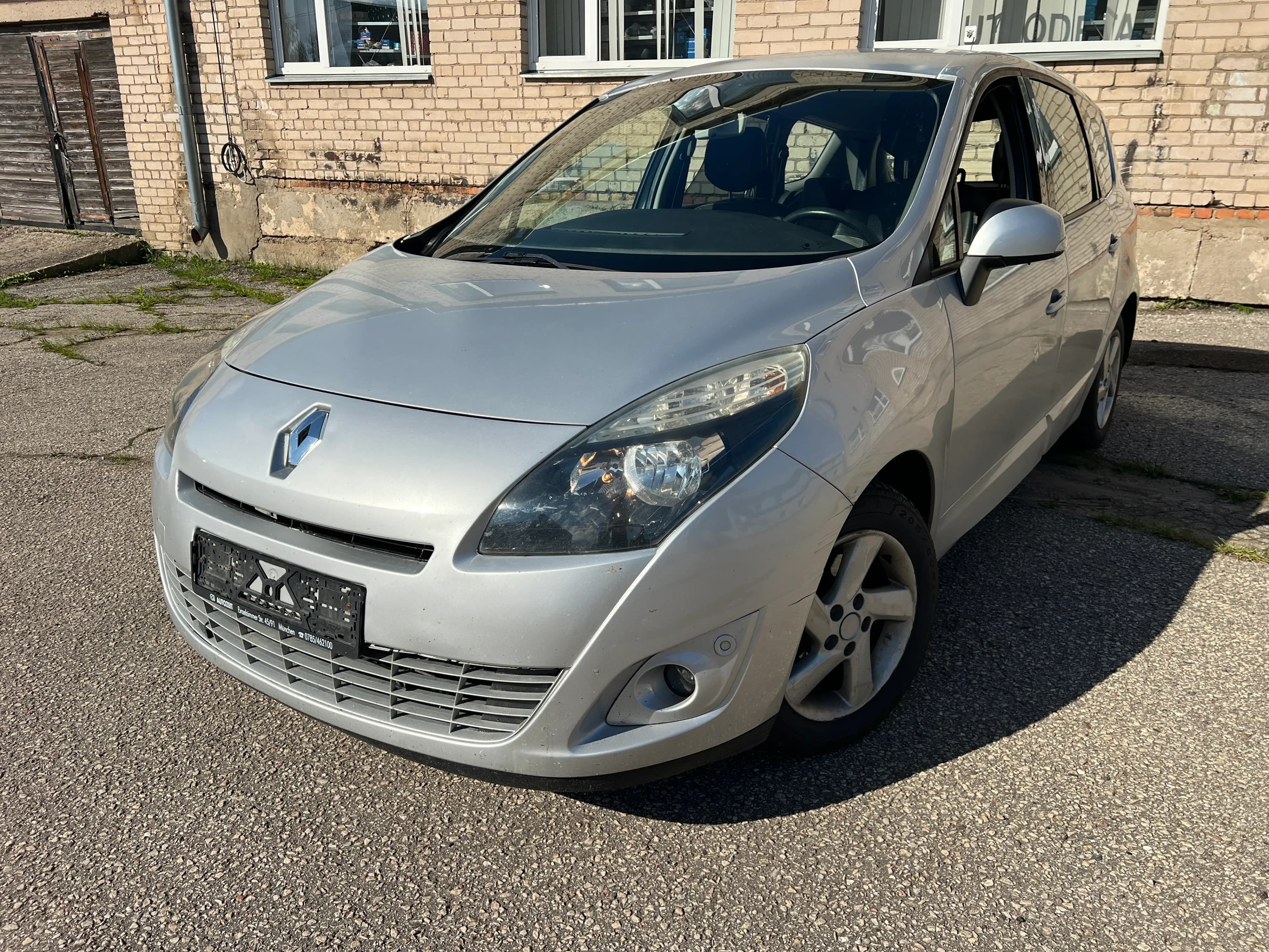 Foto van de gedemonteerde auto 2