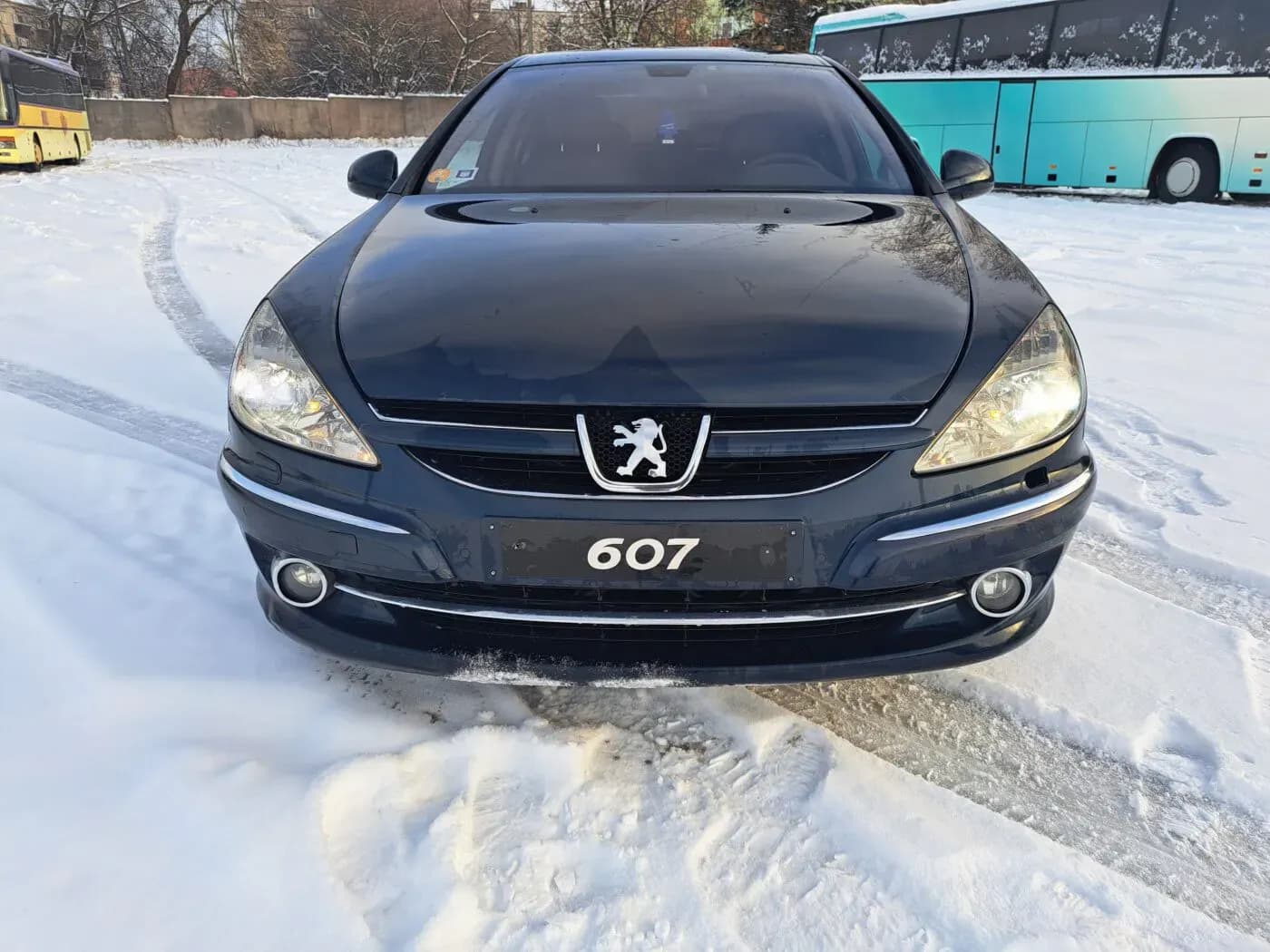 Foto van de gedemonteerde auto 4