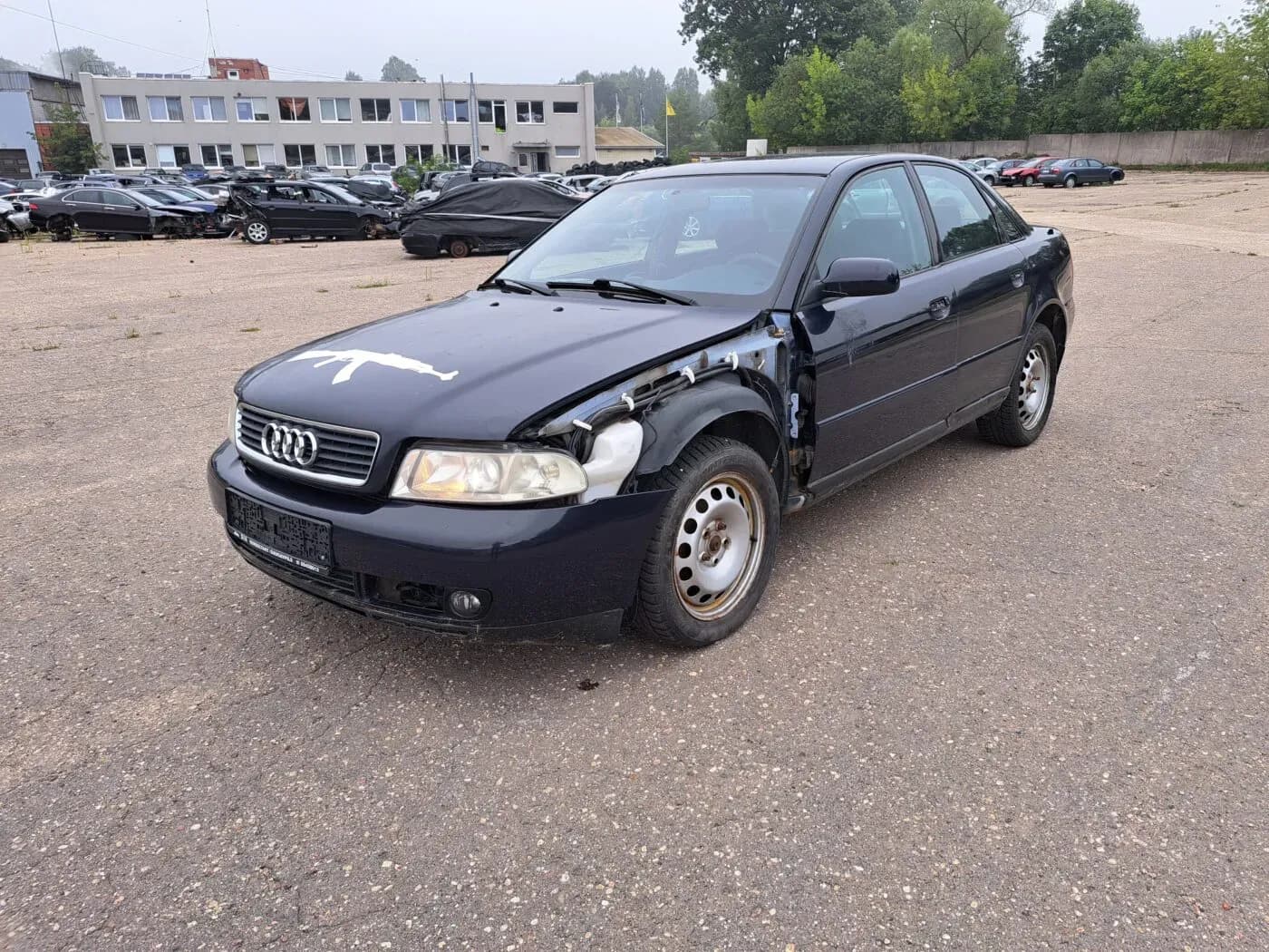 Foto van de gedemonteerde auto 1
