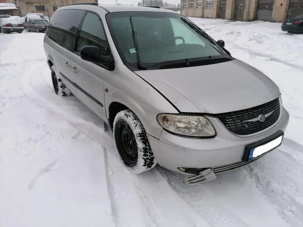 Foto van de gedemonteerde auto 4
