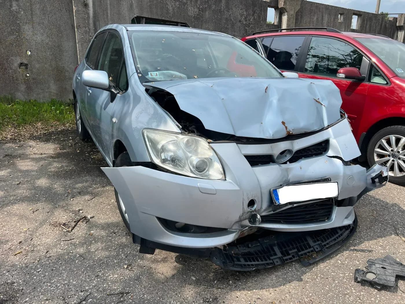Foto van de gedemonteerde auto 2