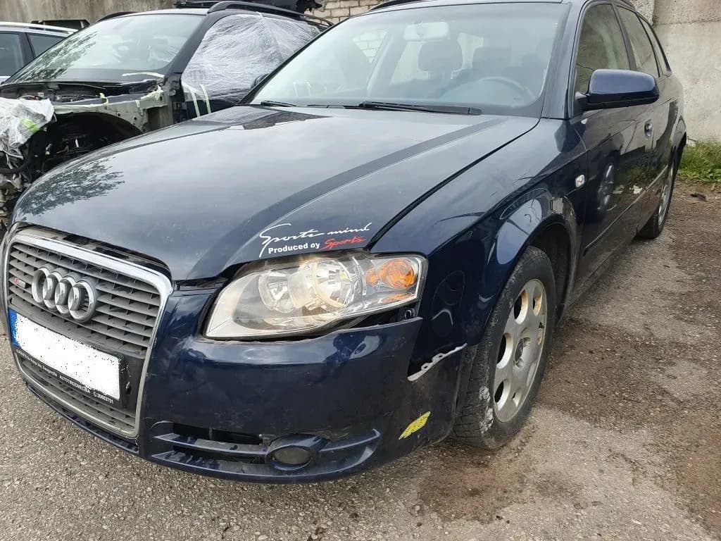 Foto van de gedemonteerde auto 1