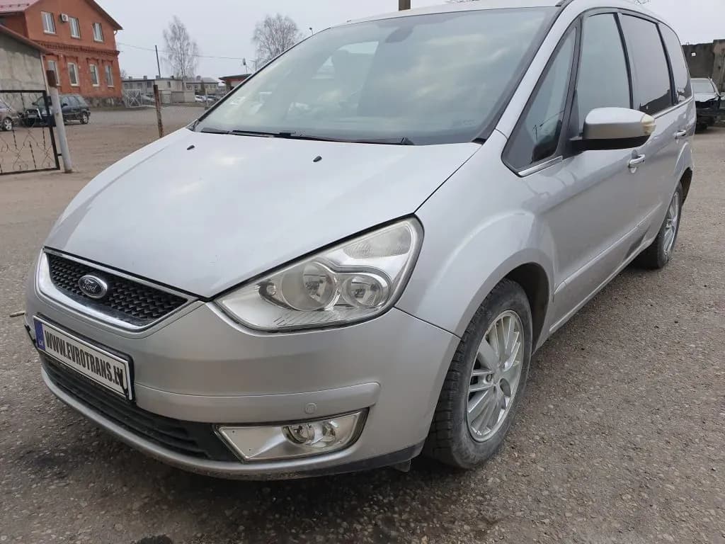 Foto van de gedemonteerde auto 1
