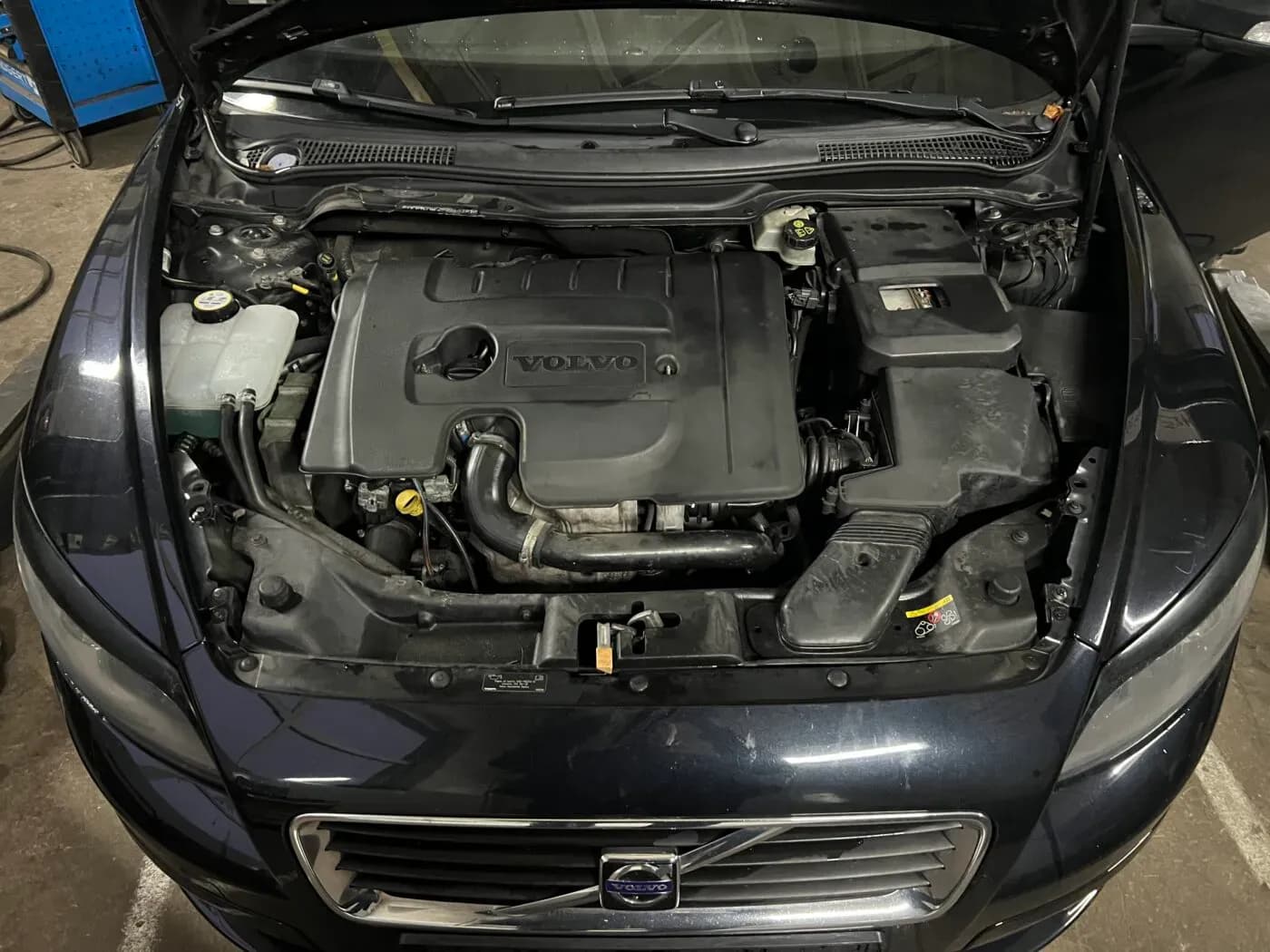 Foto van de gedemonteerde auto 4
