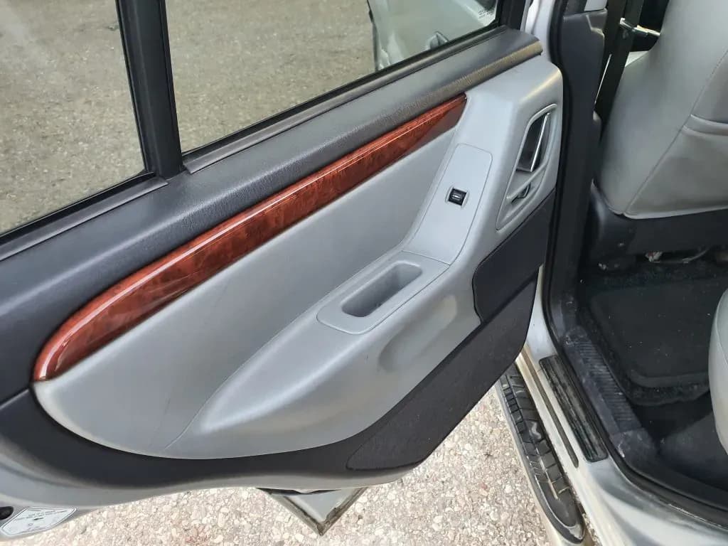 Foto van de gedemonteerde auto 1