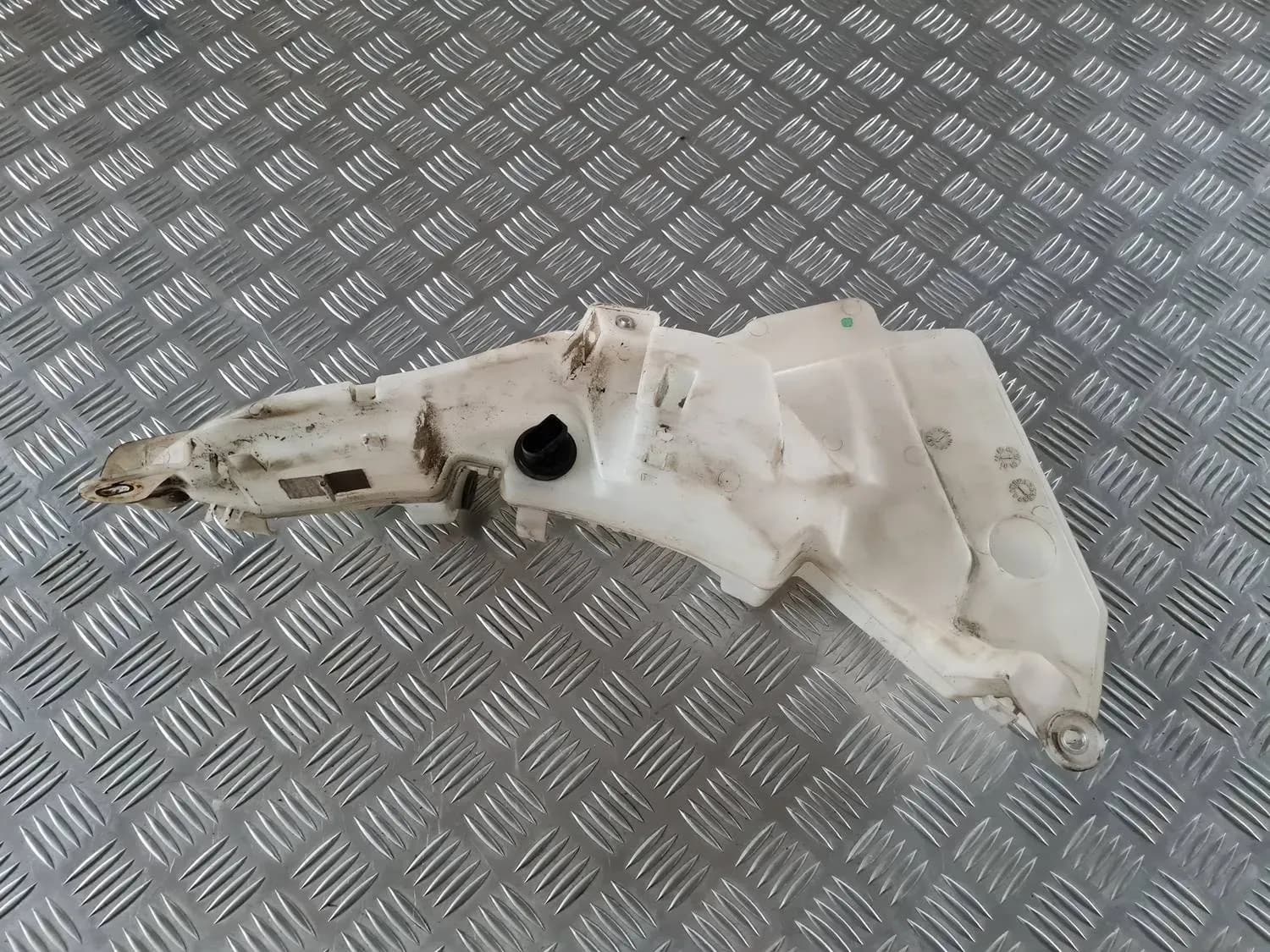 Ruitensproeiervloeistofreservoir AUDI A6 2008