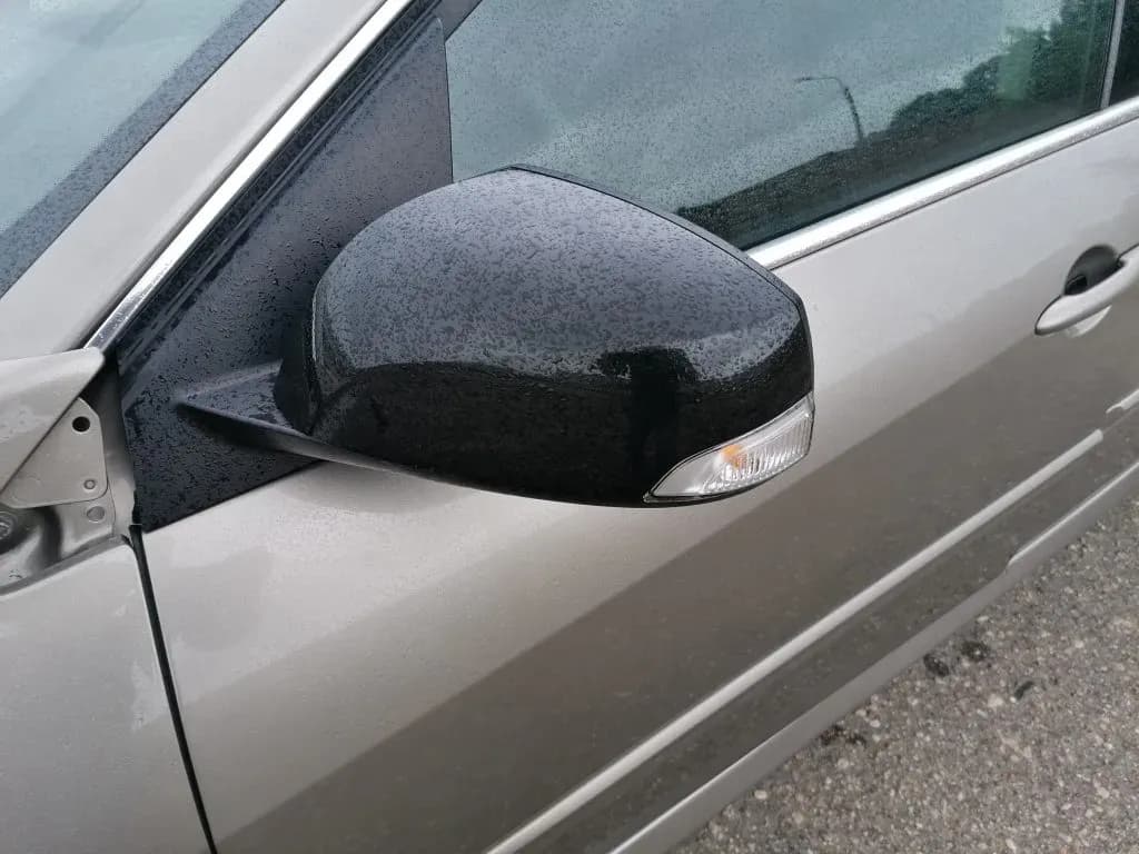 Foto van de gedemonteerde auto 3
