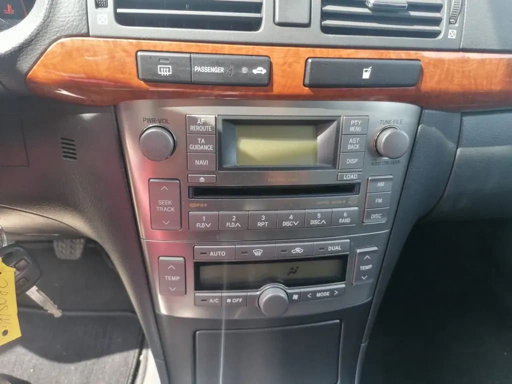 Foto van de gedemonteerde auto 5