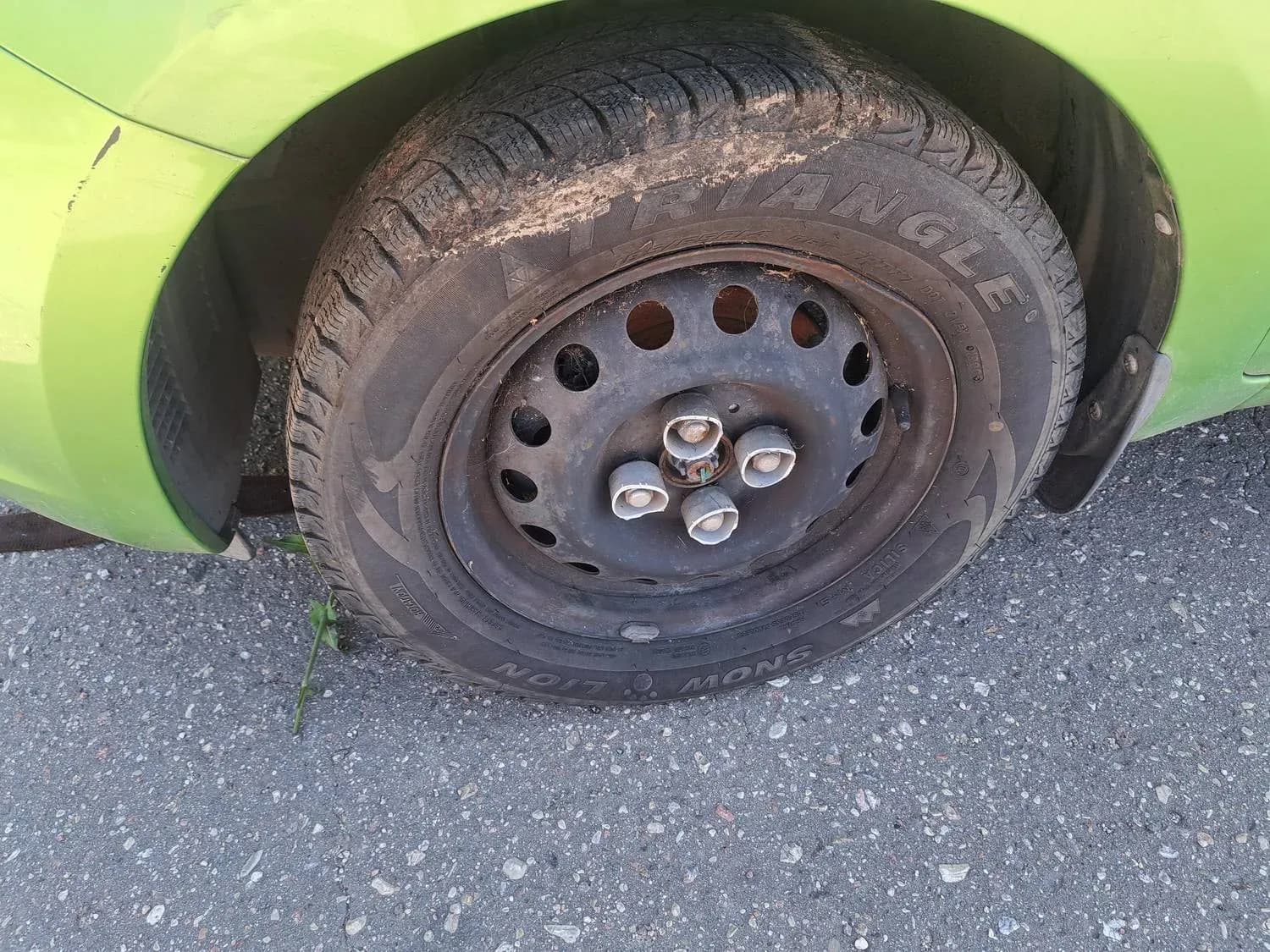 Foto van de gedemonteerde auto 4