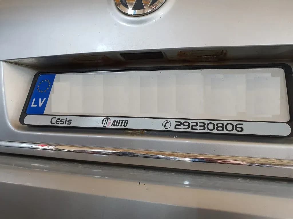 Foto van de gedemonteerde auto 4