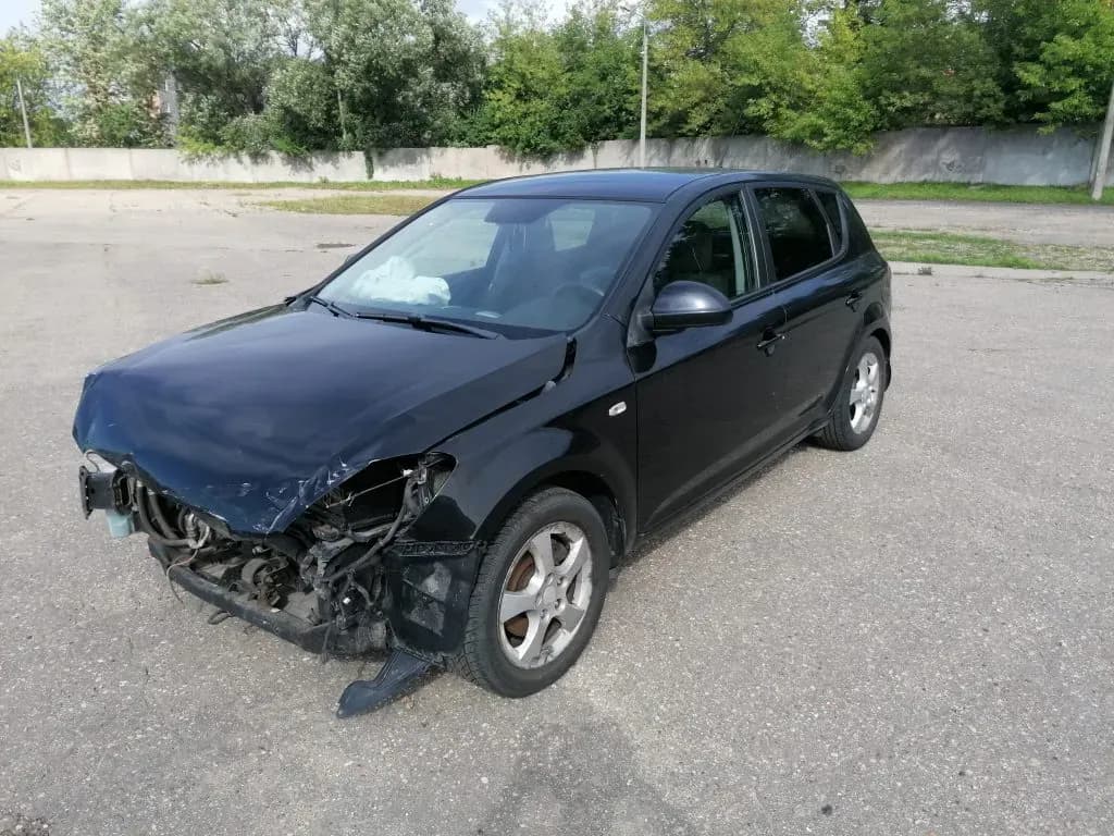 Foto van de gedemonteerde auto 1
