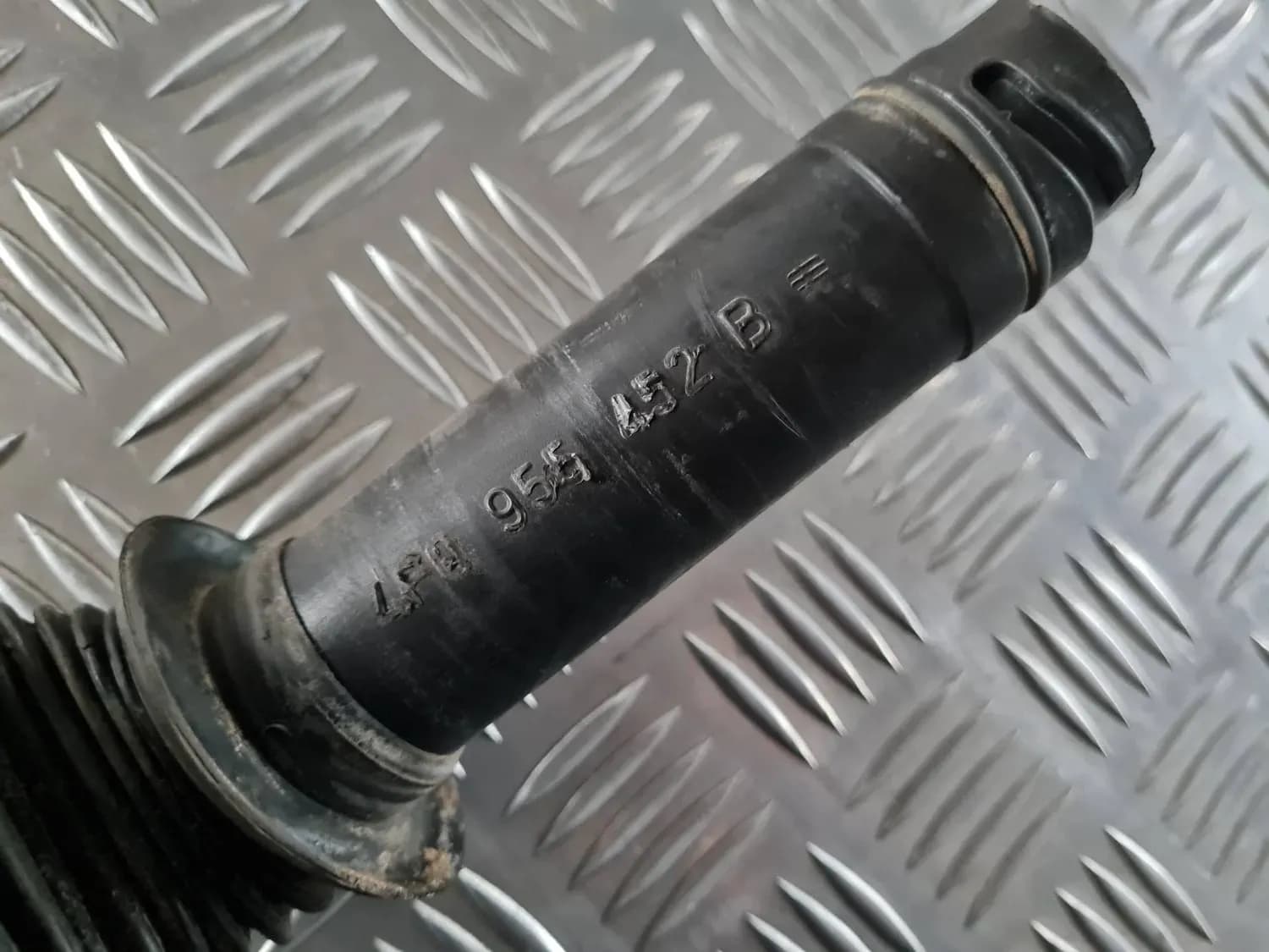 Vulbuis ruitensproeiervloeistoftank AUDI A6 2008 - foto 2