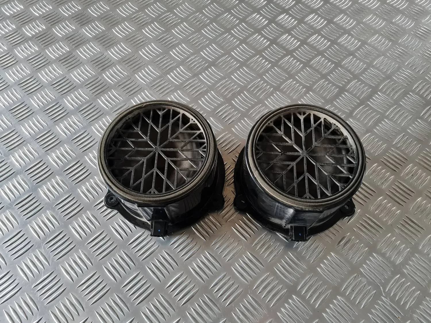 Deurluidspreker onder AUDI A6 2008 - foto 1