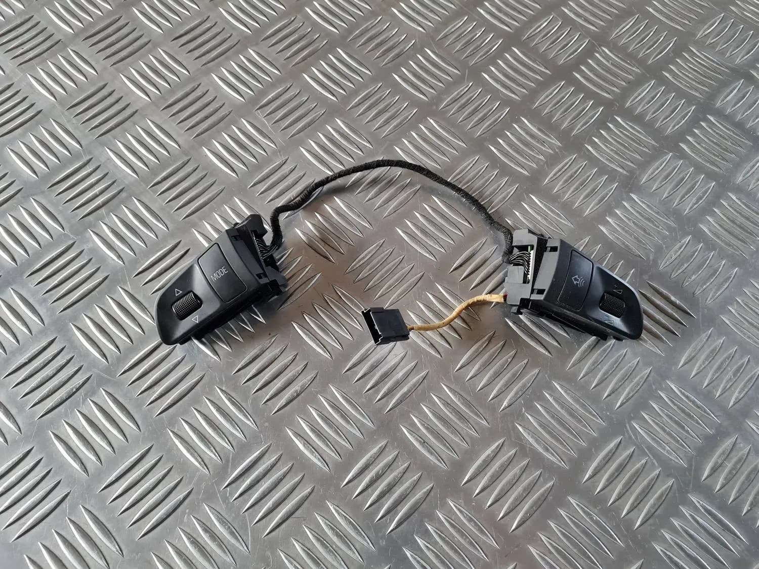 Stuurschakelaar AUDI A6 2008 - foto 1