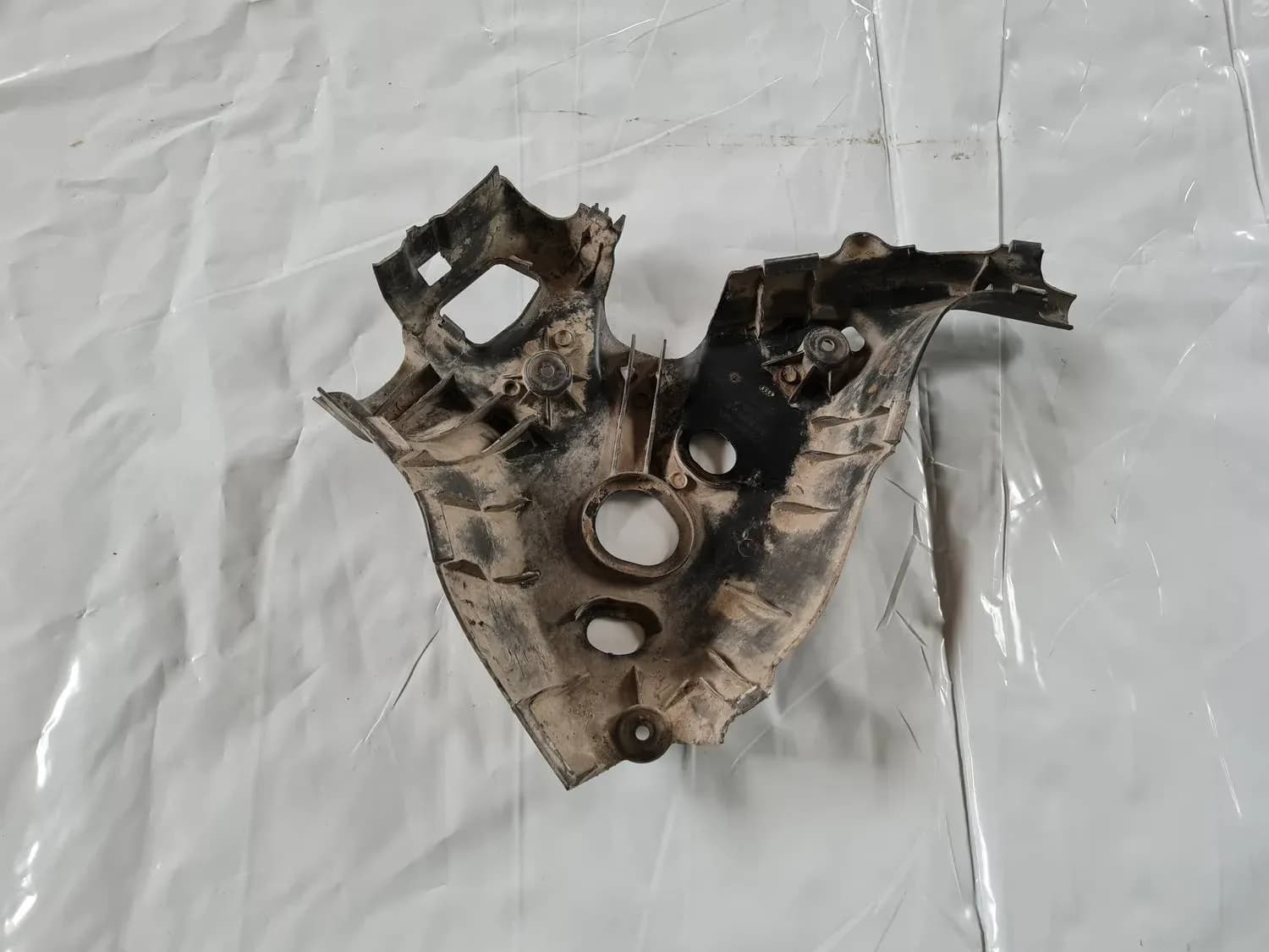 Schut voor de achterwielophangingsarm AUDI A6 2008 - foto 2